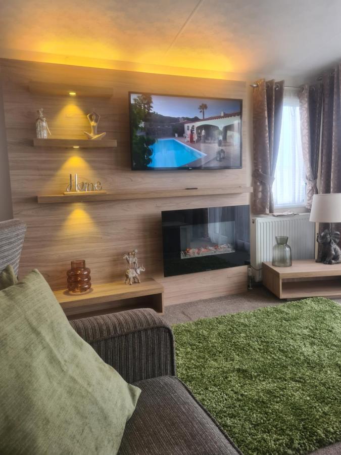 Beautiful 2 Bedroom Caravan, Holiday Park Tenby Saint Florence Zewnętrze zdjęcie
