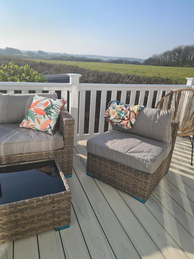 Beautiful 2 Bedroom Caravan, Holiday Park Tenby Saint Florence Zewnętrze zdjęcie