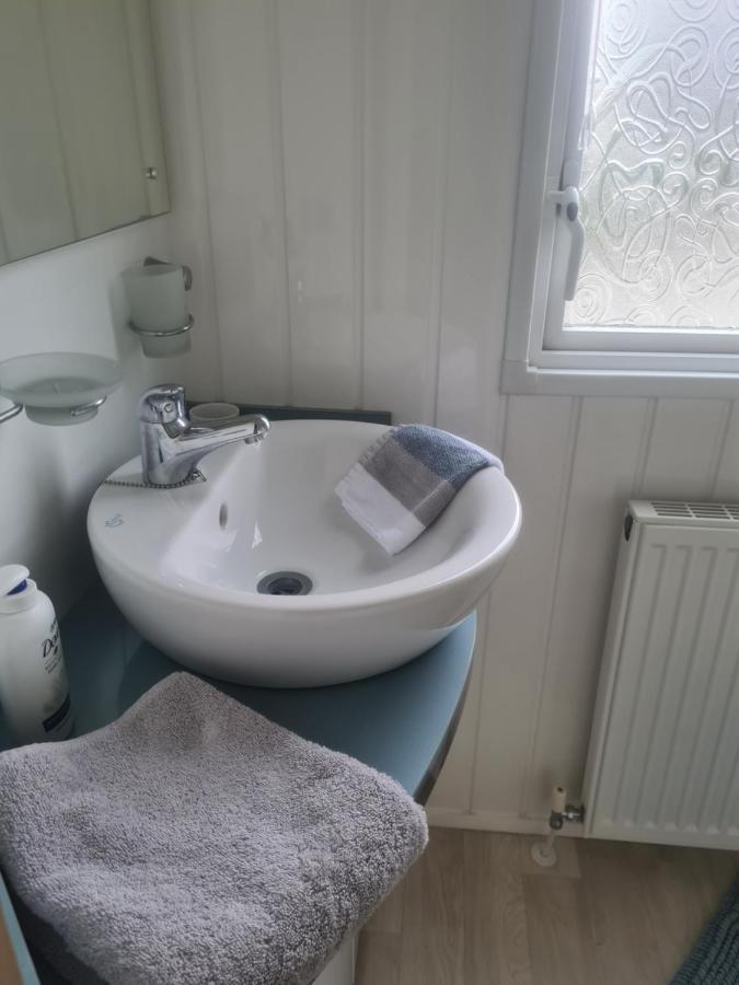Beautiful 2 Bedroom Caravan, Holiday Park Tenby Saint Florence Zewnętrze zdjęcie