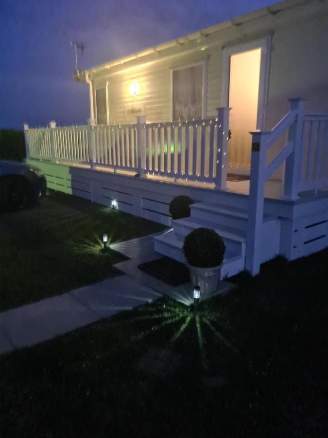 Beautiful 2 Bedroom Caravan, Holiday Park Tenby Saint Florence Zewnętrze zdjęcie