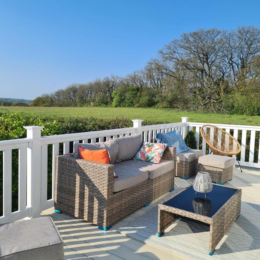 Beautiful 2 Bedroom Caravan, Holiday Park Tenby Saint Florence Zewnętrze zdjęcie