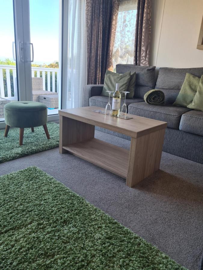 Beautiful 2 Bedroom Caravan, Holiday Park Tenby Saint Florence Zewnętrze zdjęcie