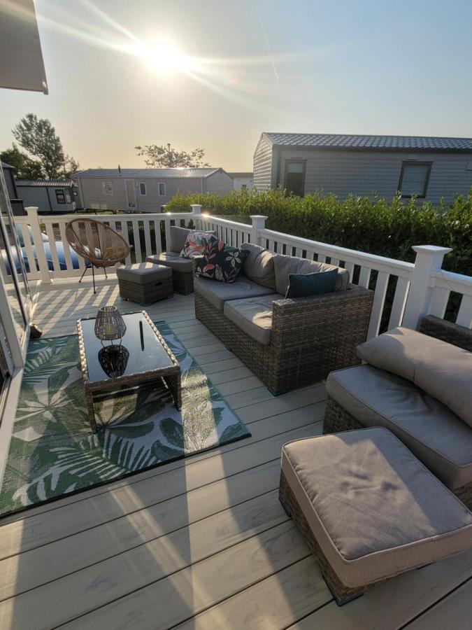 Beautiful 2 Bedroom Caravan, Holiday Park Tenby Saint Florence Zewnętrze zdjęcie
