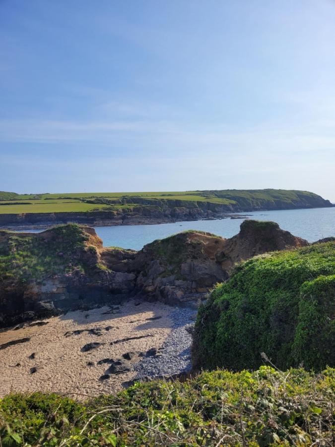 Beautiful 2 Bedroom Caravan, Holiday Park Tenby Saint Florence Zewnętrze zdjęcie