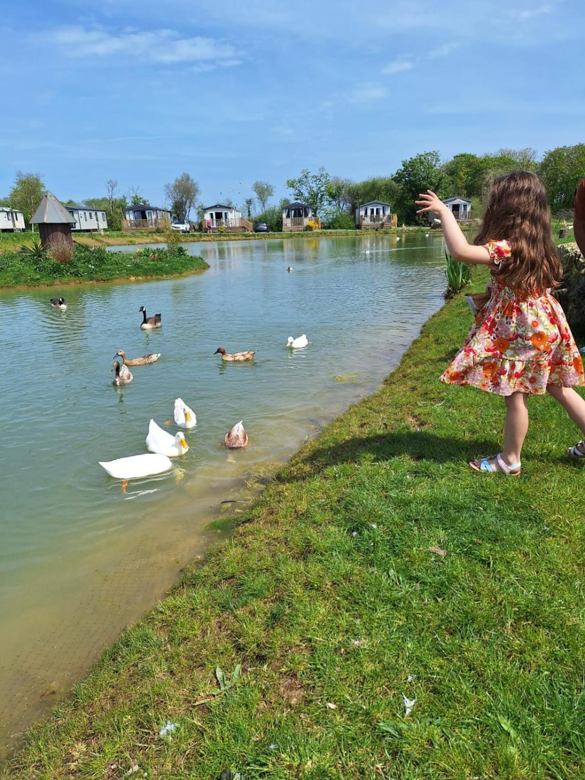 Beautiful 2 Bedroom Caravan, Holiday Park Tenby Saint Florence Zewnętrze zdjęcie